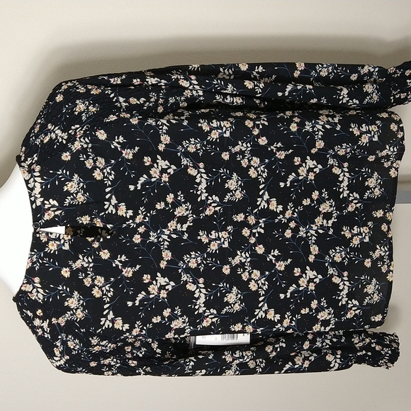 A.N.A. A New Approach Black Floral Blouse S NWT - Picture 2 of 10